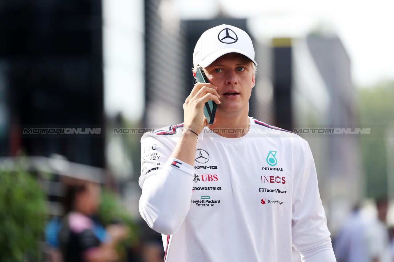 GP ITALIA, Mick Schumacher (GER) Mercedes AMG F1 Reserve Driver.

03.09.2023. Formula 1 World Championship, Rd 15, Italian Grand Prix, Monza, Italy, Gara Day.

 - www.xpbimages.com, EMail: requests@xpbimages.com © Copyright: Staley / XPB Images