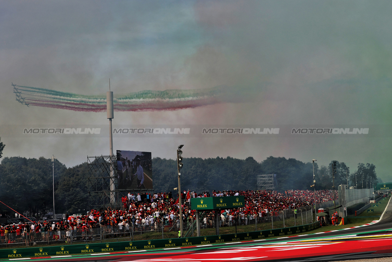 GP ITALIA, Circuit Atmosfera - air display.

03.09.2023. Formula 1 World Championship, Rd 15, Italian Grand Prix, Monza, Italy, Gara Day.

 - www.xpbimages.com, EMail: requests@xpbimages.com © Copyright: Staley / XPB Images