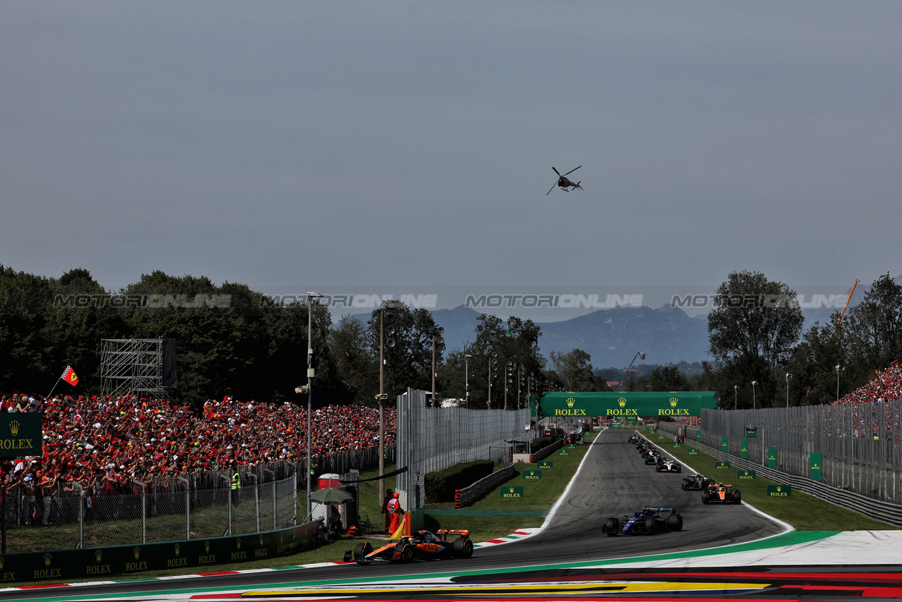 GP ITALIA, Oscar Piastri (AUS) McLaren MCL60.

03.09.2023. Formula 1 World Championship, Rd 15, Italian Grand Prix, Monza, Italy, Gara Day.

 - www.xpbimages.com, EMail: requests@xpbimages.com © Copyright: Staley / XPB Images