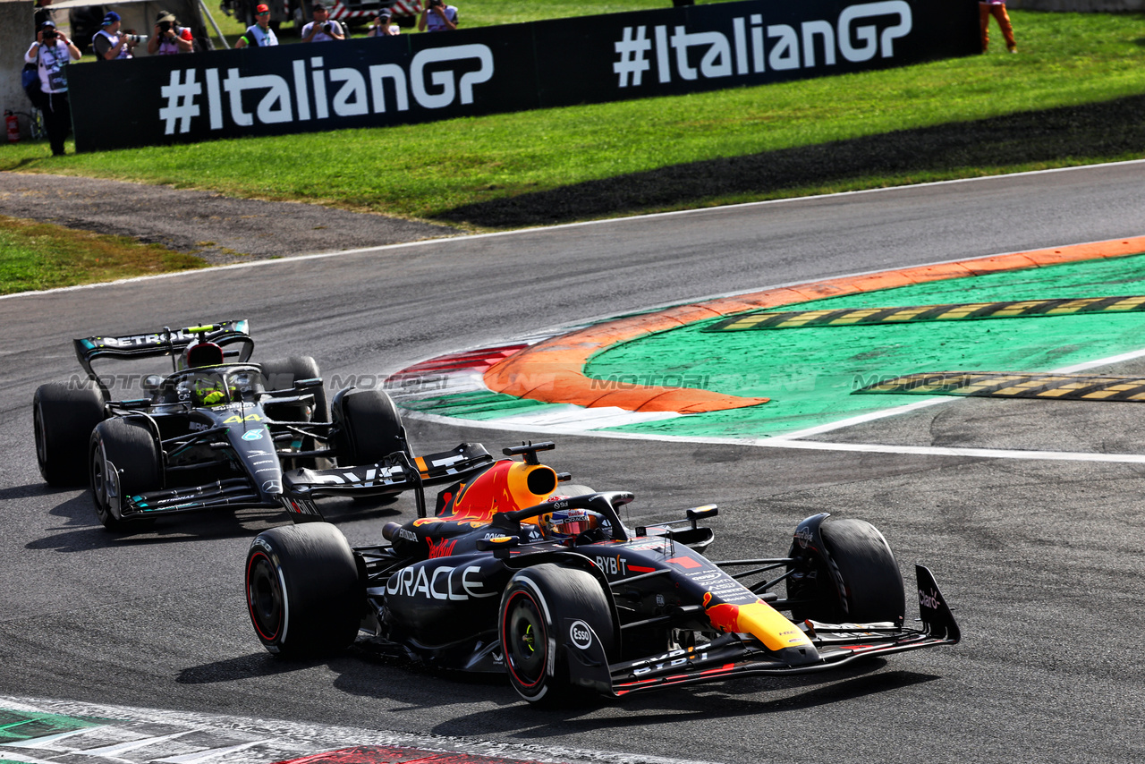 GP ITALIA, Max Verstappen (NLD) Red Bull Racing RB19.

03.09.2023. Formula 1 World Championship, Rd 15, Italian Grand Prix, Monza, Italy, Gara Day.

- www.xpbimages.com, EMail: requests@xpbimages.com © Copyright: Batchelor / XPB Images