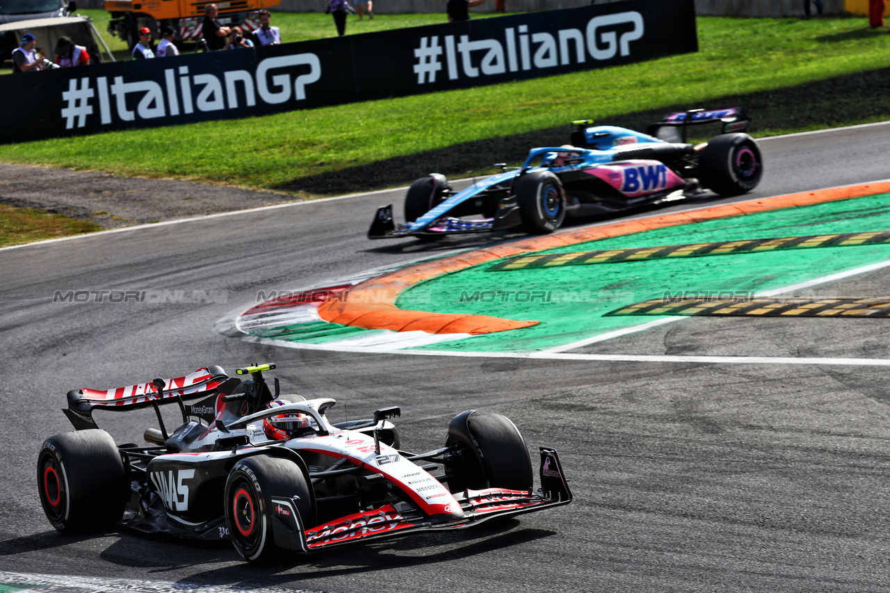 GP ITALIA, Nico Hulkenberg (GER) Haas VF-23.

03.09.2023. Formula 1 World Championship, Rd 15, Italian Grand Prix, Monza, Italy, Gara Day.

- www.xpbimages.com, EMail: requests@xpbimages.com © Copyright: Batchelor / XPB Images