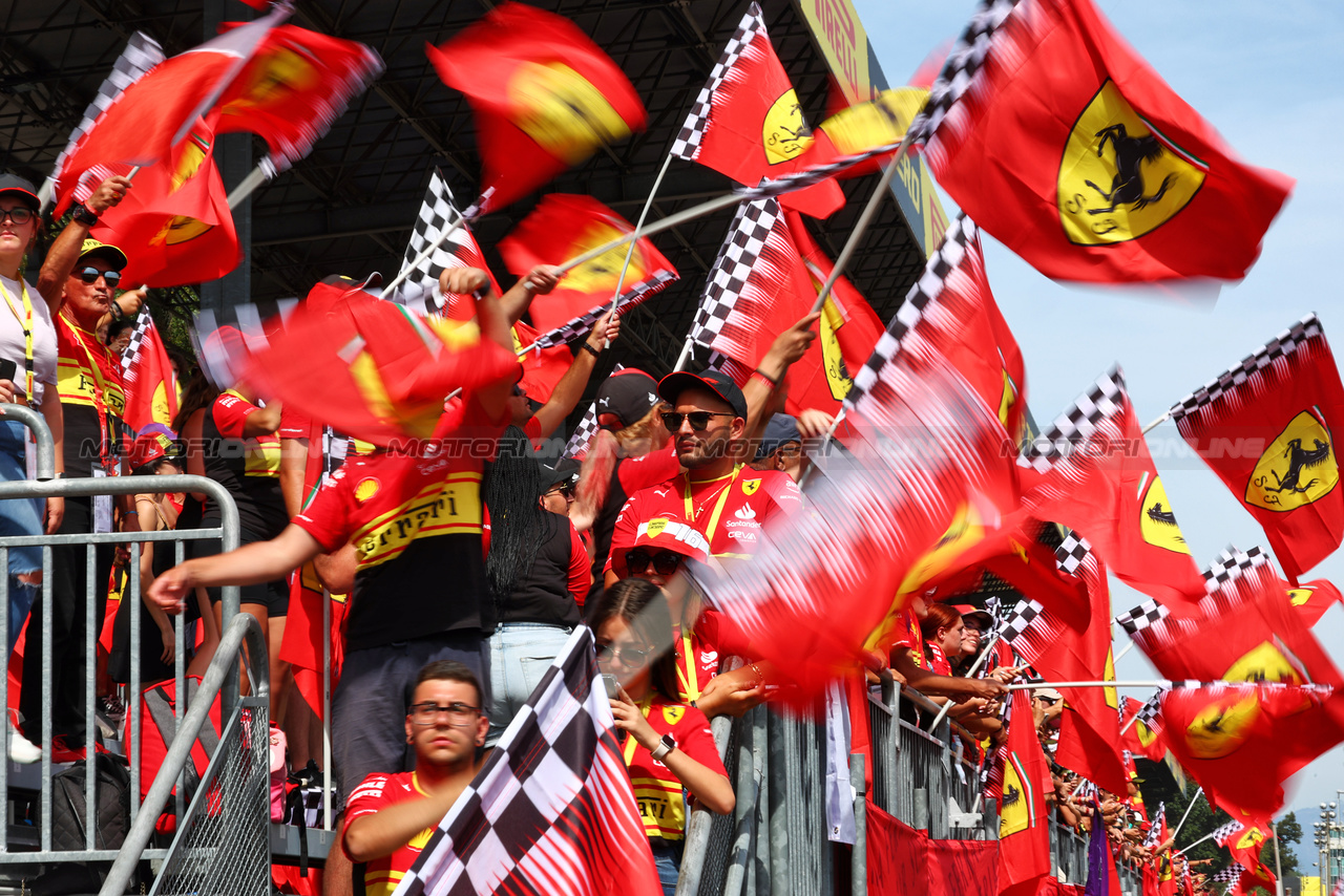 GP ITALIA, Circuit Atmosfera - Ferrari fans in the grandstand.

03.09.2023. Formula 1 World Championship, Rd 15, Italian Grand Prix, Monza, Italy, Gara Day.

 - www.xpbimages.com, EMail: requests@xpbimages.com © Copyright: Coates / XPB Images