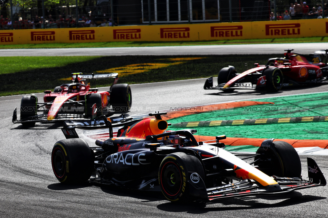 GP ITALIA, Max Verstappen (NLD) Red Bull Racing RB19.

03.09.2023. Formula 1 World Championship, Rd 15, Italian Grand Prix, Monza, Italy, Gara Day.

- www.xpbimages.com, EMail: requests@xpbimages.com © Copyright: Batchelor / XPB Images