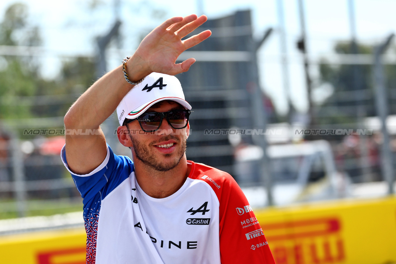 GP ITALIA, Pierre Gasly (FRA) Alpine F1 Team on the drivers' parade.

03.09.2023. Formula 1 World Championship, Rd 15, Italian Grand Prix, Monza, Italy, Gara Day.

 - www.xpbimages.com, EMail: requests@xpbimages.com © Copyright: Coates / XPB Images