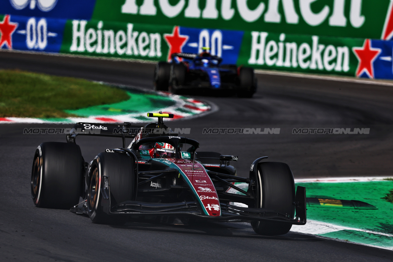 GP ITALIA, Zhou Guanyu (CHN) Alfa Romeo F1 Team C43.

03.09.2023. Formula 1 World Championship, Rd 15, Italian Grand Prix, Monza, Italy, Gara Day.

- www.xpbimages.com, EMail: requests@xpbimages.com © Copyright: Charniaux / XPB Images