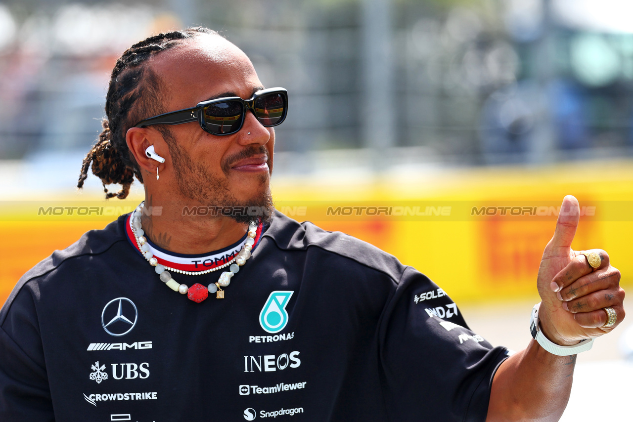GP ITALIA, Lewis Hamilton (GBR) Mercedes AMG F1 on the drivers' parade.

03.09.2023. Formula 1 World Championship, Rd 15, Italian Grand Prix, Monza, Italy, Gara Day.

 - www.xpbimages.com, EMail: requests@xpbimages.com © Copyright: Coates / XPB Images