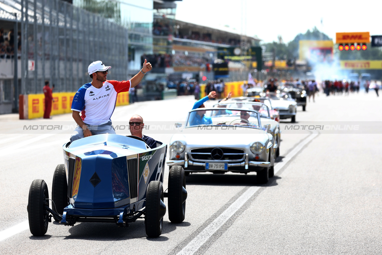 GP ITALIA, Pierre Gasly (FRA) Alpine F1 Team on the drivers' parade.

03.09.2023. Formula 1 World Championship, Rd 15, Italian Grand Prix, Monza, Italy, Gara Day.

 - www.xpbimages.com, EMail: requests@xpbimages.com © Copyright: Coates / XPB Images
