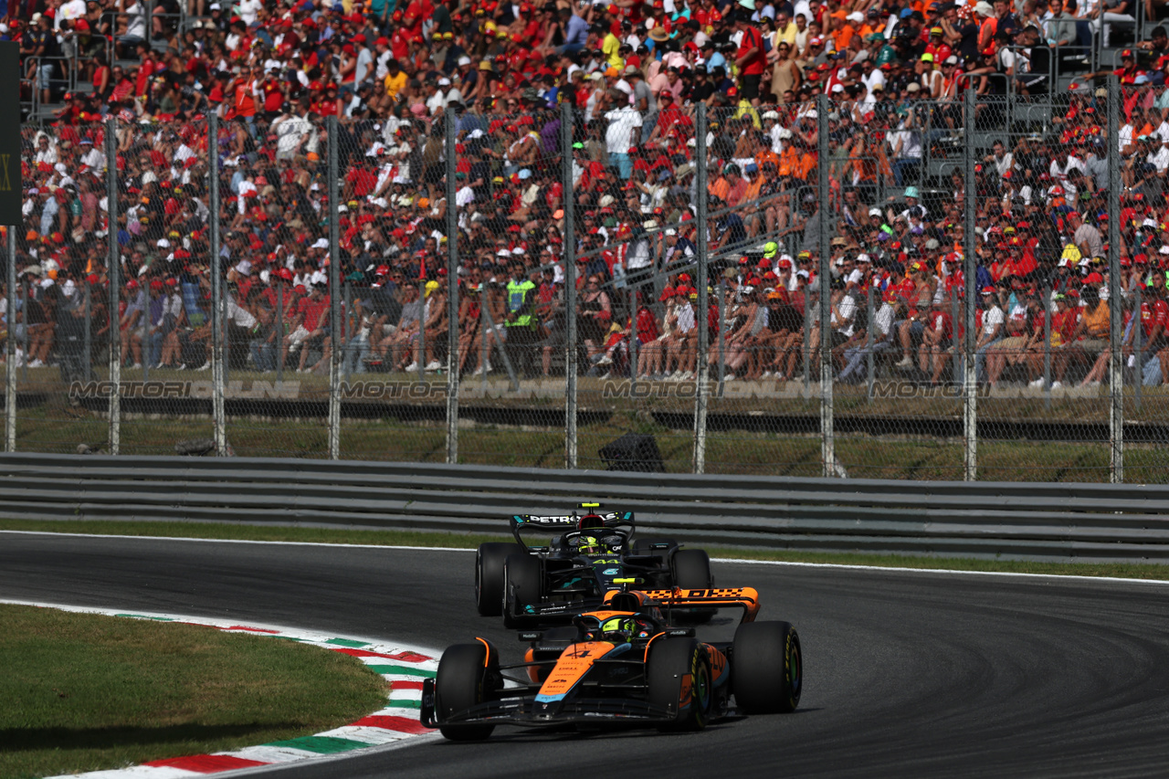 GP ITALIA, Lando Norris (GBR) McLaren MCL60.

03.09.2023. Formula 1 World Championship, Rd 15, Italian Grand Prix, Monza, Italy, Gara Day.

 - www.xpbimages.com, EMail: requests@xpbimages.com © Copyright: Staley / XPB Images