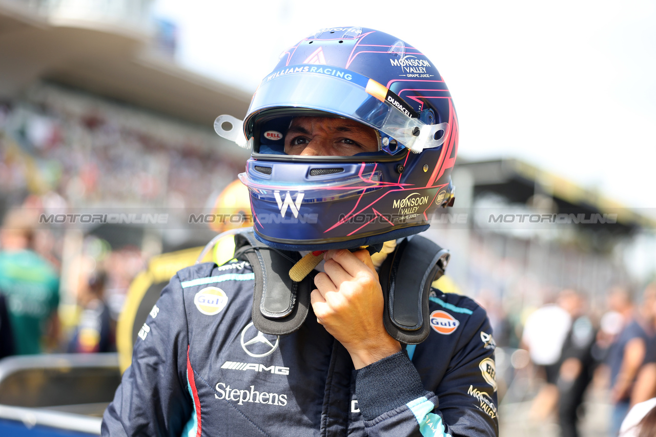GP ITALIA, Alexander Albon (THA) Williams Racing on the grid.

03.09.2023. Formula 1 World Championship, Rd 15, Italian Grand Prix, Monza, Italy, Gara Day.

- www.xpbimages.com, EMail: requests@xpbimages.com © Copyright: Bearne / XPB Images