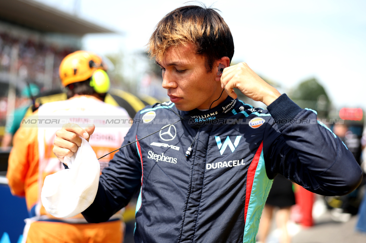 GP ITALIA, Alexander Albon (THA) Williams Racing on the grid.

03.09.2023. Formula 1 World Championship, Rd 15, Italian Grand Prix, Monza, Italy, Gara Day.

- www.xpbimages.com, EMail: requests@xpbimages.com © Copyright: Bearne / XPB Images