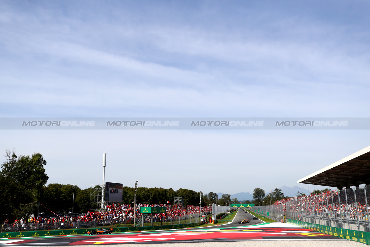 GP ITALIA, Oscar Piastri (AUS) McLaren MCL60.

03.09.2023. Formula 1 World Championship, Rd 15, Italian Grand Prix, Monza, Italy, Gara Day.

 - www.xpbimages.com, EMail: requests@xpbimages.com © Copyright: Staley / XPB Images