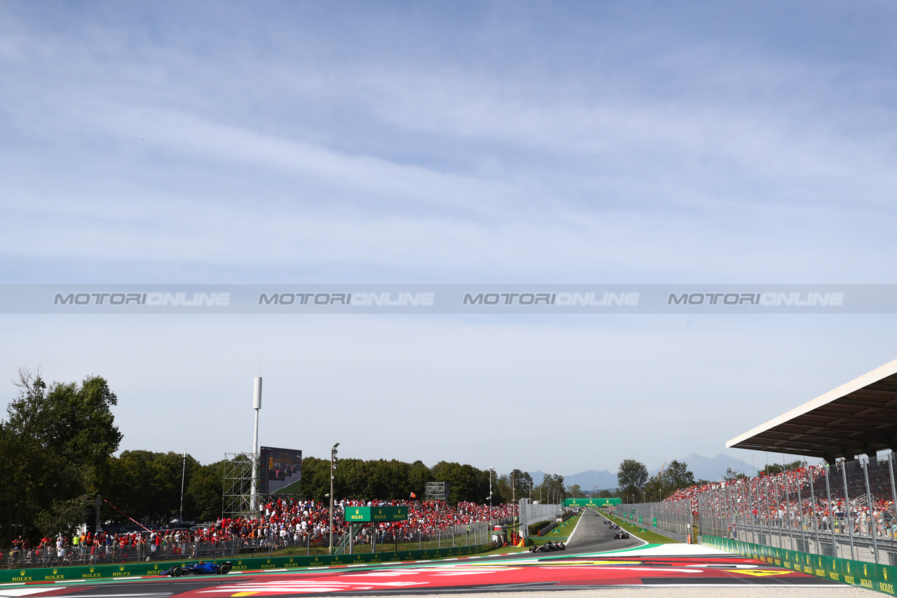 GP ITALIA, Logan Sargeant (USA) Williams Racing FW45.

03.09.2023. Formula 1 World Championship, Rd 15, Italian Grand Prix, Monza, Italy, Gara Day.

 - www.xpbimages.com, EMail: requests@xpbimages.com © Copyright: Staley / XPB Images