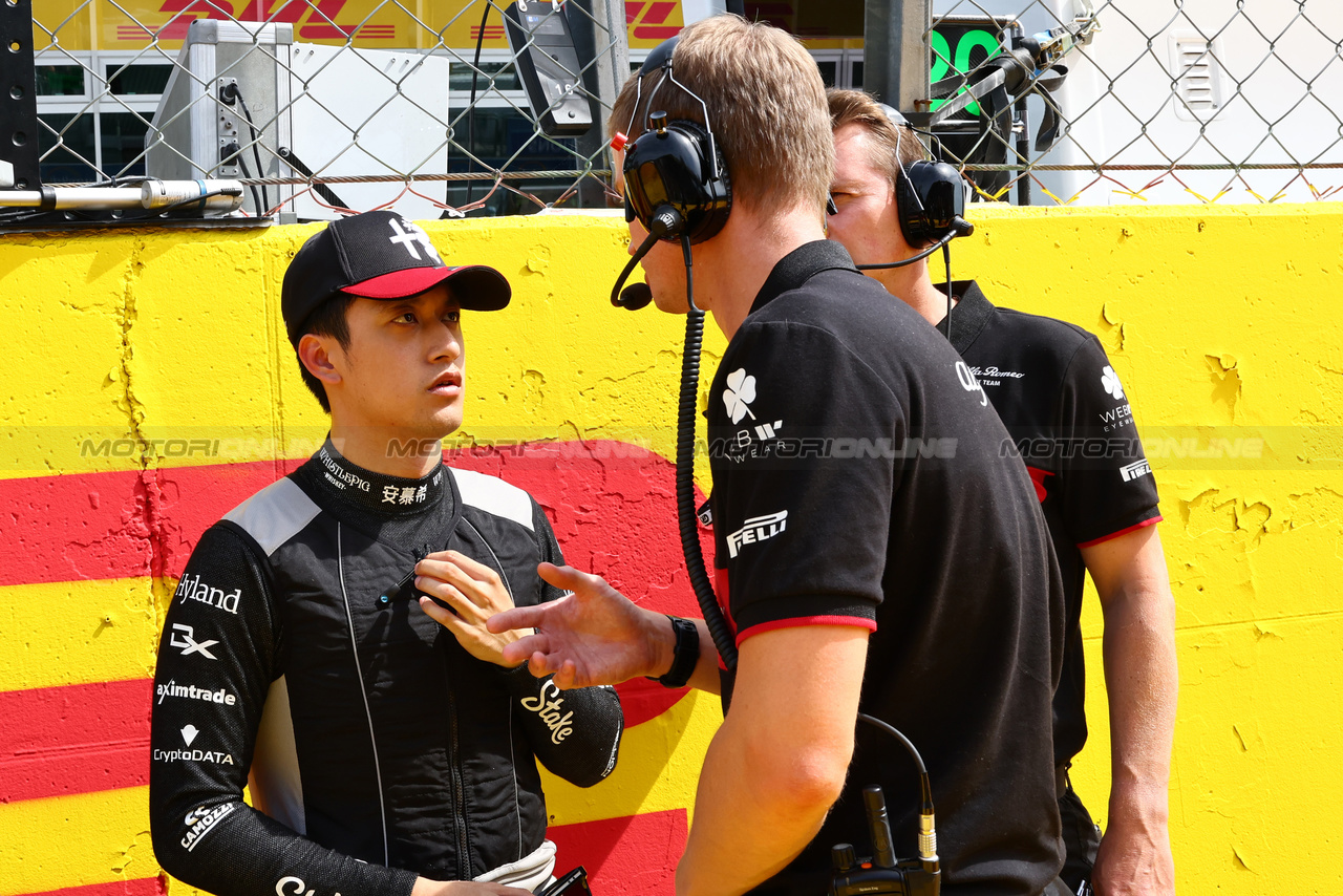 GP ITALIA, Zhou Guanyu (CHN) Alfa Romeo F1 Team on the grid.

03.09.2023. Formula 1 World Championship, Rd 15, Italian Grand Prix, Monza, Italy, Gara Day.

- www.xpbimages.com, EMail: requests@xpbimages.com © Copyright: Batchelor / XPB Images
