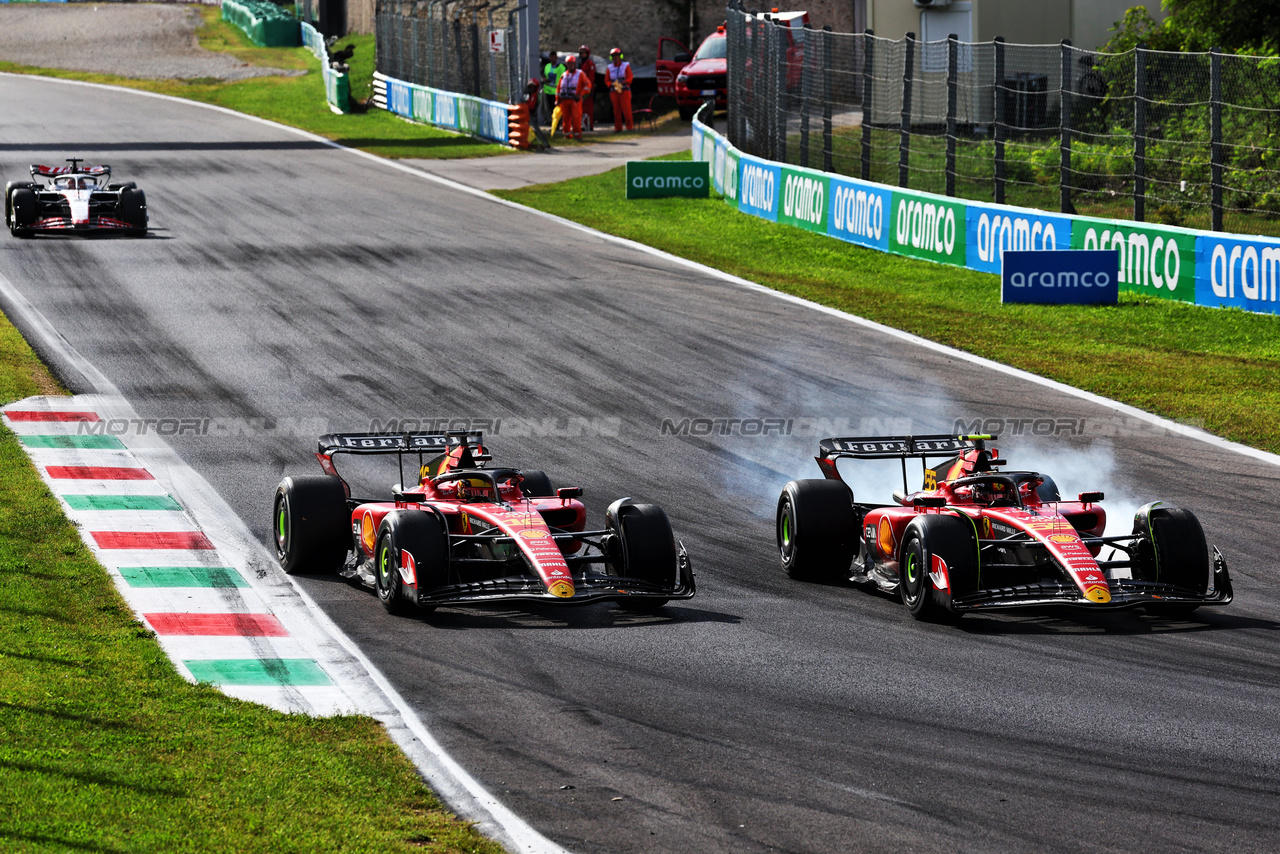 GP ITALIA, Charles Leclerc (MON) Ferrari SF-23 e Carlos Sainz Jr (ESP) Ferrari SF-23 battle for position.

03.09.2023. Formula 1 World Championship, Rd 15, Italian Grand Prix, Monza, Italy, Gara Day.

 - www.xpbimages.com, EMail: requests@xpbimages.com © Copyright: Coates / XPB Images