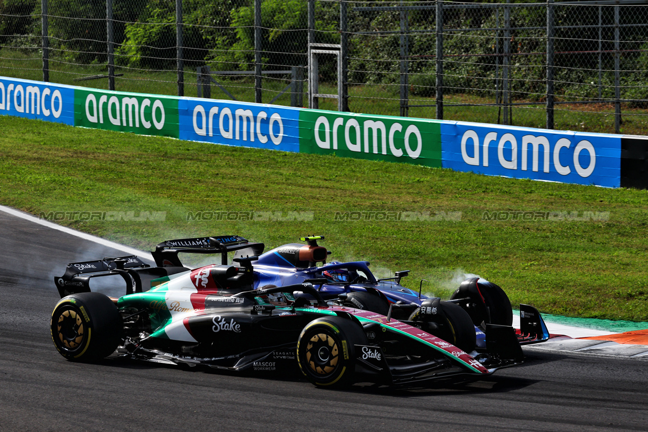 GP ITALIA, Valtteri Bottas (FIN) Alfa Romeo F1 Team C43 e Logan Sargeant (USA) Williams Racing FW45 battle for position.

03.09.2023. Formula 1 World Championship, Rd 15, Italian Grand Prix, Monza, Italy, Gara Day.

 - www.xpbimages.com, EMail: requests@xpbimages.com © Copyright: Coates / XPB Images