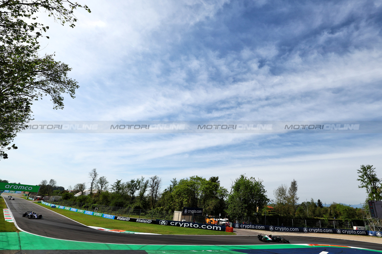 GP ITALIA, Zhou Guanyu (CHN) Alfa Romeo F1 Team C43.

03.09.2023. Formula 1 World Championship, Rd 15, Italian Grand Prix, Monza, Italy, Gara Day.

 - www.xpbimages.com, EMail: requests@xpbimages.com © Copyright: Coates / XPB Images