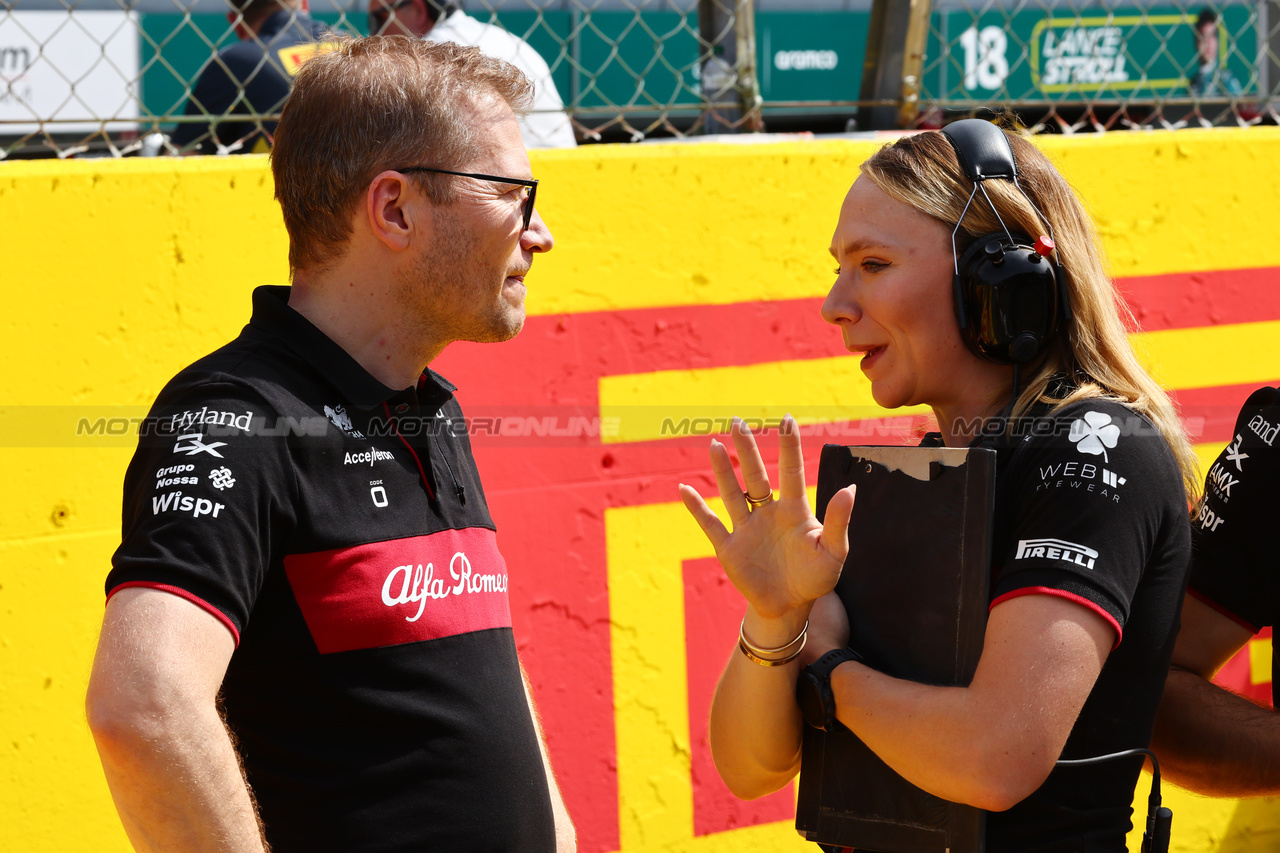 GP ITALIA, (L to R): Andreas Seidl (GER) Sauber Group Chief Executive Officer on the grid with Ruth Buscombe (GBR) Alfa Romeo F1 Team Head of Gara Strategy.

03.09.2023. Formula 1 World Championship, Rd 15, Italian Grand Prix, Monza, Italy, Gara Day.

- www.xpbimages.com, EMail: requests@xpbimages.com © Copyright: Batchelor / XPB Images