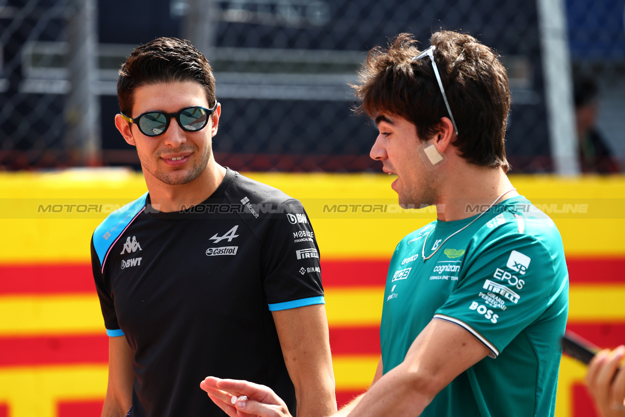 GP ITALIA, (L to R): Esteban Ocon (FRA) Alpine F1 Team e Lance Stroll (CDN) Aston Martin F1 Team on the drivers' parade.

03.09.2023. Formula 1 World Championship, Rd 15, Italian Grand Prix, Monza, Italy, Gara Day.

- www.xpbimages.com, EMail: requests@xpbimages.com © Copyright: Batchelor / XPB Images