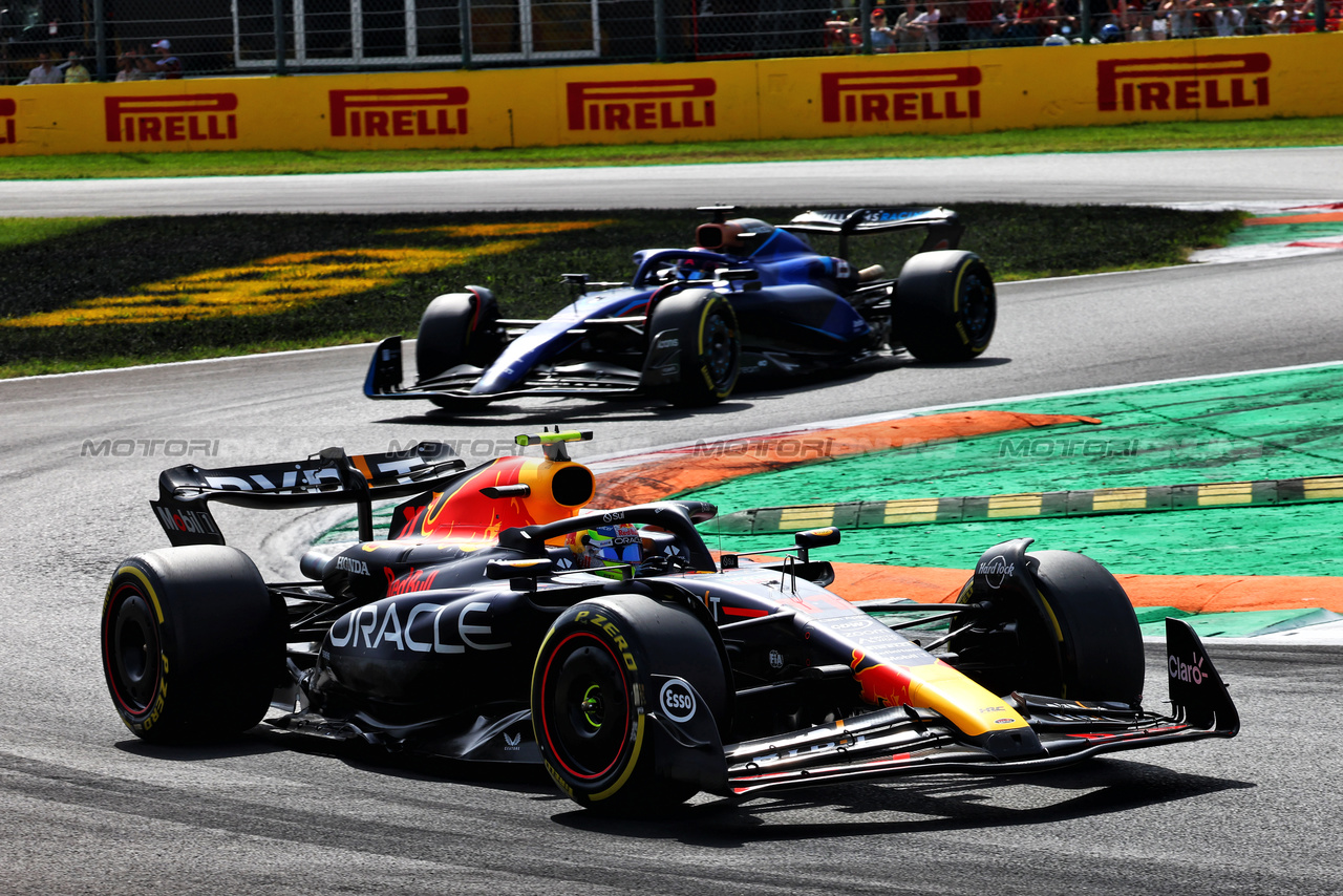 GP ITALIA, Sergio Perez (MEX) Red Bull Racing RB19.

03.09.2023. Formula 1 World Championship, Rd 15, Italian Grand Prix, Monza, Italy, Gara Day.

- www.xpbimages.com, EMail: requests@xpbimages.com © Copyright: Batchelor / XPB Images