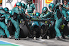 GP ITALIA, Fernando Alonso (ESP) Aston Martin F1 Team AMR23 makes a pit stop.
03.09.2023. Formula 1 World Championship, Rd 15, Italian Grand Prix, Monza, Italy, Gara Day.
- www.xpbimages.com, EMail: requests@xpbimages.com © Copyright: Bearne / XPB Images