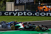GP ITALIA, Valtteri Bottas (FIN) Alfa Romeo F1 Team C43 e Logan Sargeant (USA) Williams Racing FW45 battle for position.
03.09.2023. Formula 1 World Championship, Rd 15, Italian Grand Prix, Monza, Italy, Gara Day.
 - www.xpbimages.com, EMail: requests@xpbimages.com © Copyright: Coates / XPB Images