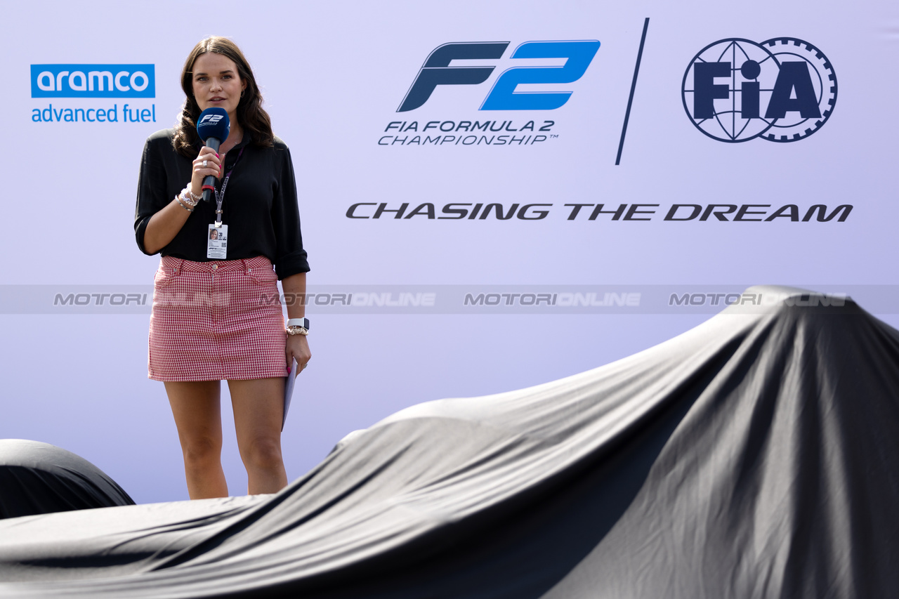 GP ITALIA, Laura Winter (GBR) F1 Presenter - 2024 F2 car is unveiled.

31.08.2023. Formula 1 World Championship, Rd 15, Italian Grand Prix, Monza, Italy, Preparation Day.

 - www.xpbimages.com, EMail: requests@xpbimages.com © Copyright: Staley / XPB Images