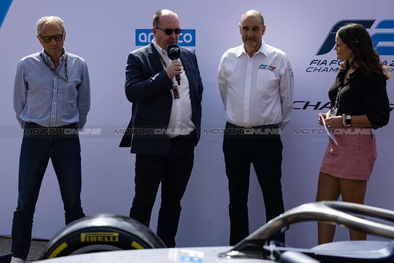 GP ITALIA, (L to R): Stefano Domenicali (ITA) Formula One President e CEO; Robert Reid (GBR) FIA Deputy President for Sport; Bruno Michel (FRA) F2 e F3 Chief Executive Officer; Laura Winter (GBR) F1 Presenter - 2024 F2 car is unveiled.

31.08.2023. Formula 1 World Championship, Rd 15, Italian Grand Prix, Monza, Italy, Preparation Day.

 - www.xpbimages.com, EMail: requests@xpbimages.com © Copyright: Staley / XPB Images