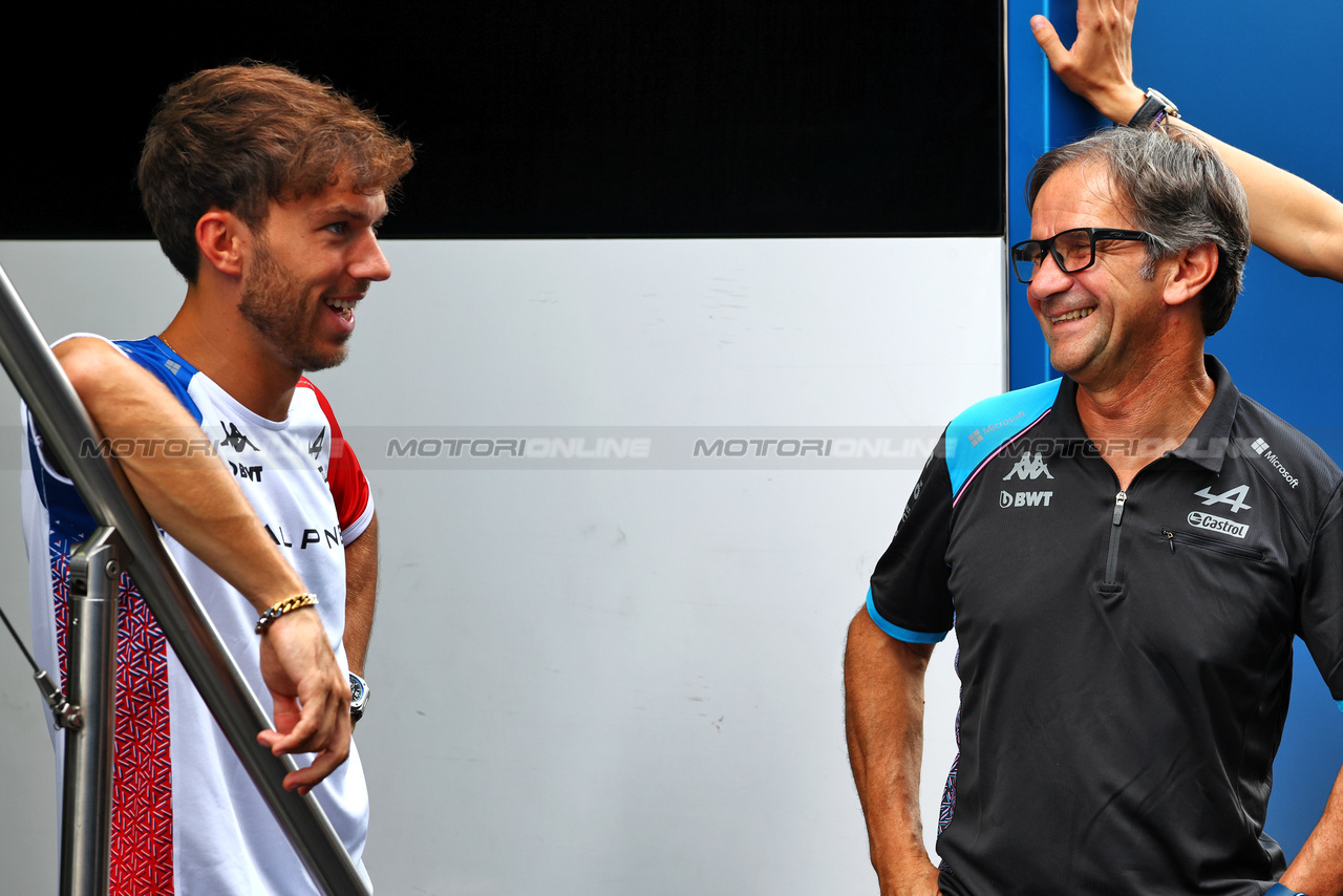 GP ITALIA, (L to R): Pierre Gasly (FRA) Alpine F1 Team with Davide Brivio (ITA) Alpine F1 Team Racing Director.

31.08.2023. Formula 1 World Championship, Rd 15, Italian Grand Prix, Monza, Italy, Preparation Day.

- www.xpbimages.com, EMail: requests@xpbimages.com © Copyright: Batchelor / XPB Images