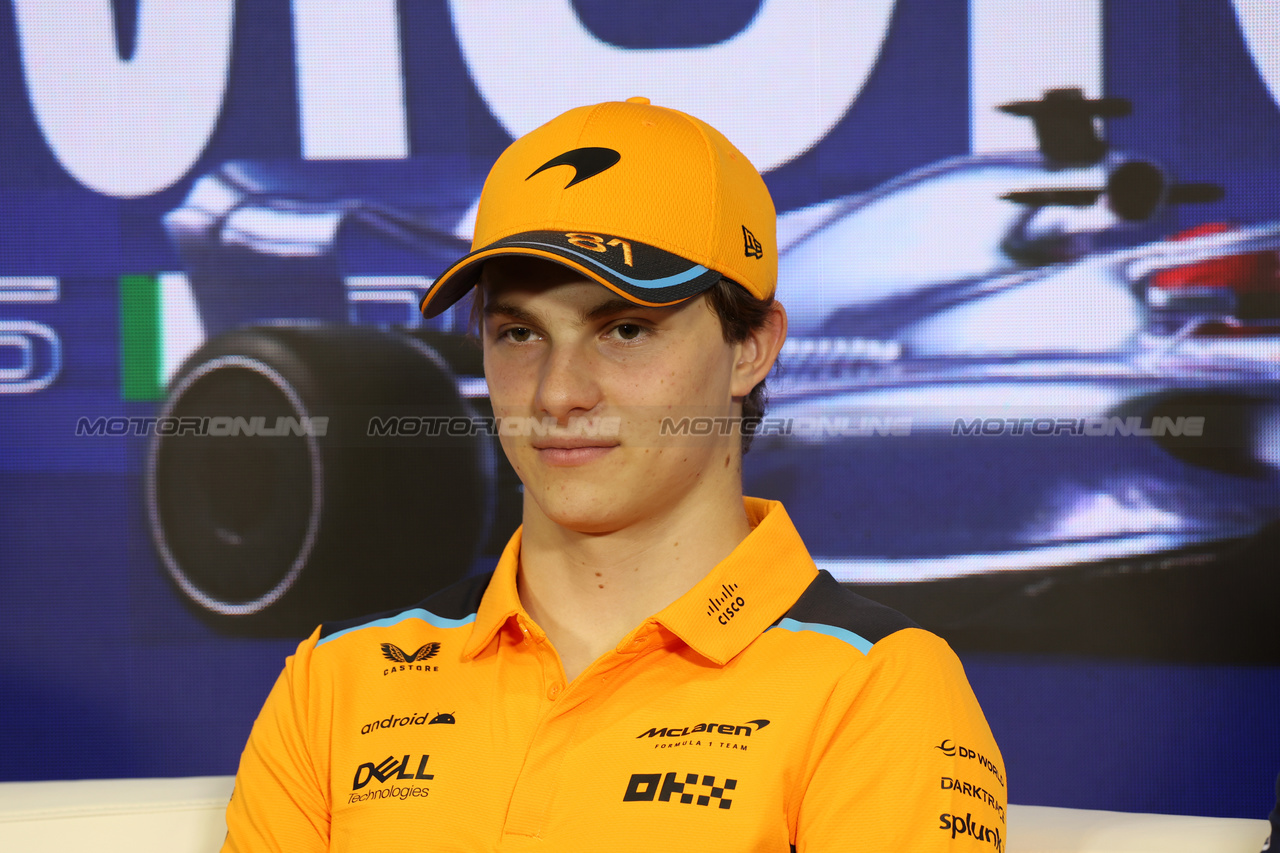 GP ITALIA, Oscar Piastri (AUS) McLaren in the FIA Press Conference.

31.08.2023. Formula 1 World Championship, Rd 15, Italian Grand Prix, Monza, Italy, Preparation Day.

 - www.xpbimages.com, EMail: requests@xpbimages.com © Copyright: Staley / XPB Images