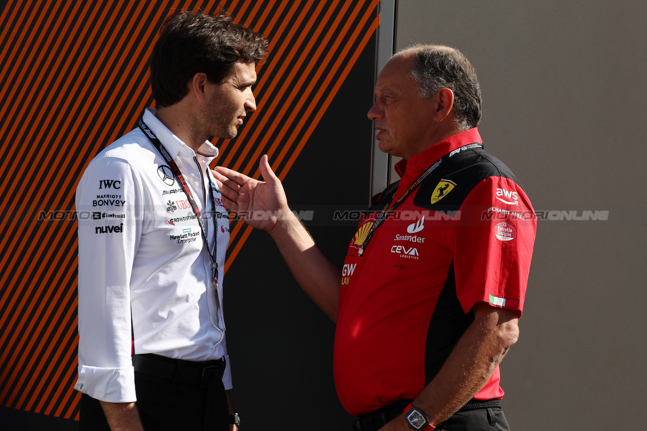 GP ITALIA, (L to R): Jerome d'Ambrosio (BEL) Mercedes AMG F1 Driver Development Director with Frederic Vasseur (FRA) Ferrari Team Principal.

31.08.2023. Formula 1 World Championship, Rd 15, Italian Grand Prix, Monza, Italy, Preparation Day.

- www.xpbimages.com, EMail: requests@xpbimages.com © Copyright: Moy / XPB Images