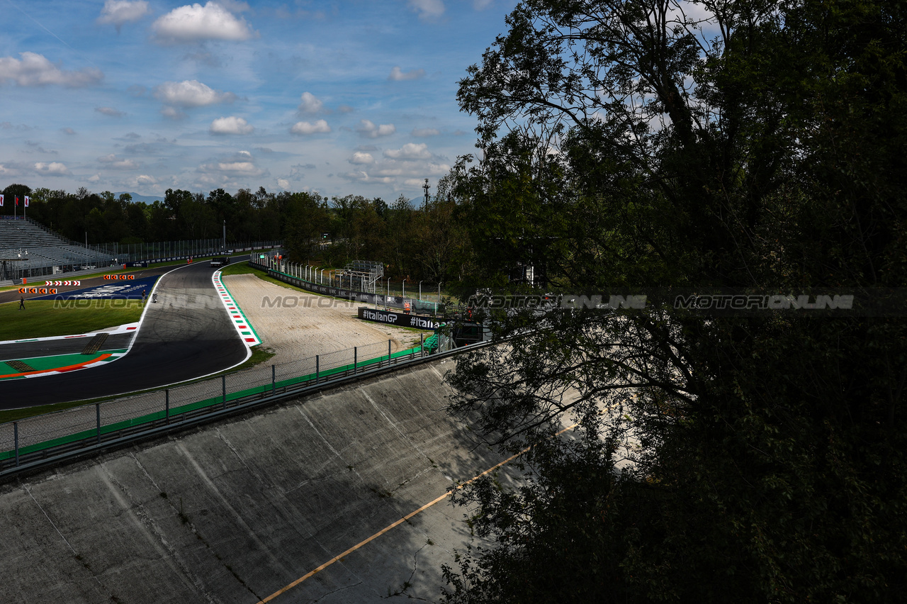 GP ITALIA, Track Atmosphere 
31.08.2023. Formula 1 World Championship, Rd 15, Italian Grand Prix, Monza, Italy, Preparation Day.
- www.xpbimages.com, EMail: requests@xpbimages.com © Copyright: Charniaux / XPB Images
