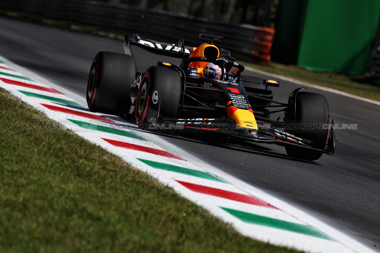 GP ITALIA, Max Verstappen (NLD) Red Bull Racing RB19.

02.09.2023. Formula 1 World Championship, Rd 15, Italian Grand Prix, Monza, Italy, Qualifiche Day.

- www.xpbimages.com, EMail: requests@xpbimages.com © Copyright: Moy / XPB Images