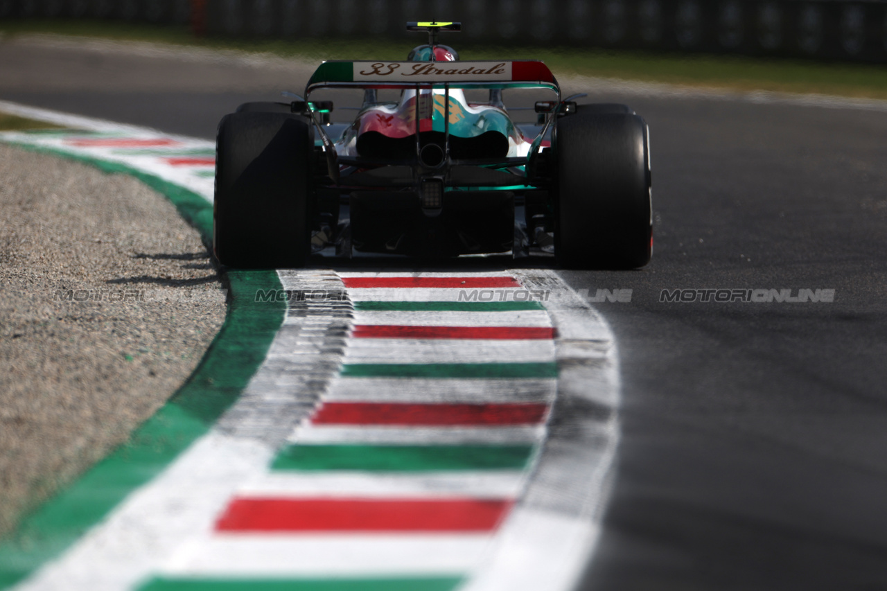 GP ITALIA, Zhou Guanyu (CHN) Alfa Romeo F1 Team C43.

02.09.2023. Formula 1 World Championship, Rd 15, Italian Grand Prix, Monza, Italy, Qualifiche Day.

 - www.xpbimages.com, EMail: requests@xpbimages.com © Copyright: Staley / XPB Images