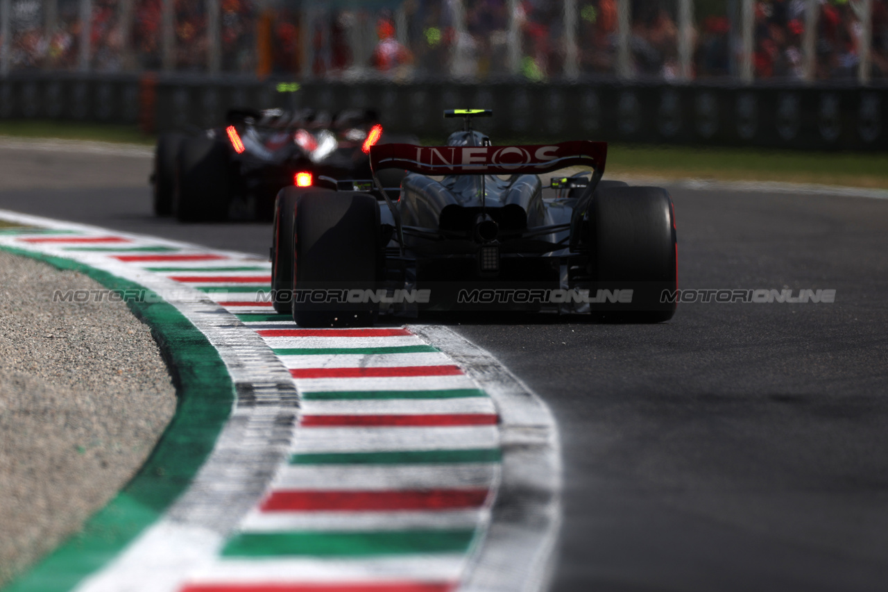 GP ITALIA, Lewis Hamilton (GBR) Mercedes AMG F1 W14.

02.09.2023. Formula 1 World Championship, Rd 15, Italian Grand Prix, Monza, Italy, Qualifiche Day.

 - www.xpbimages.com, EMail: requests@xpbimages.com © Copyright: Staley / XPB Images