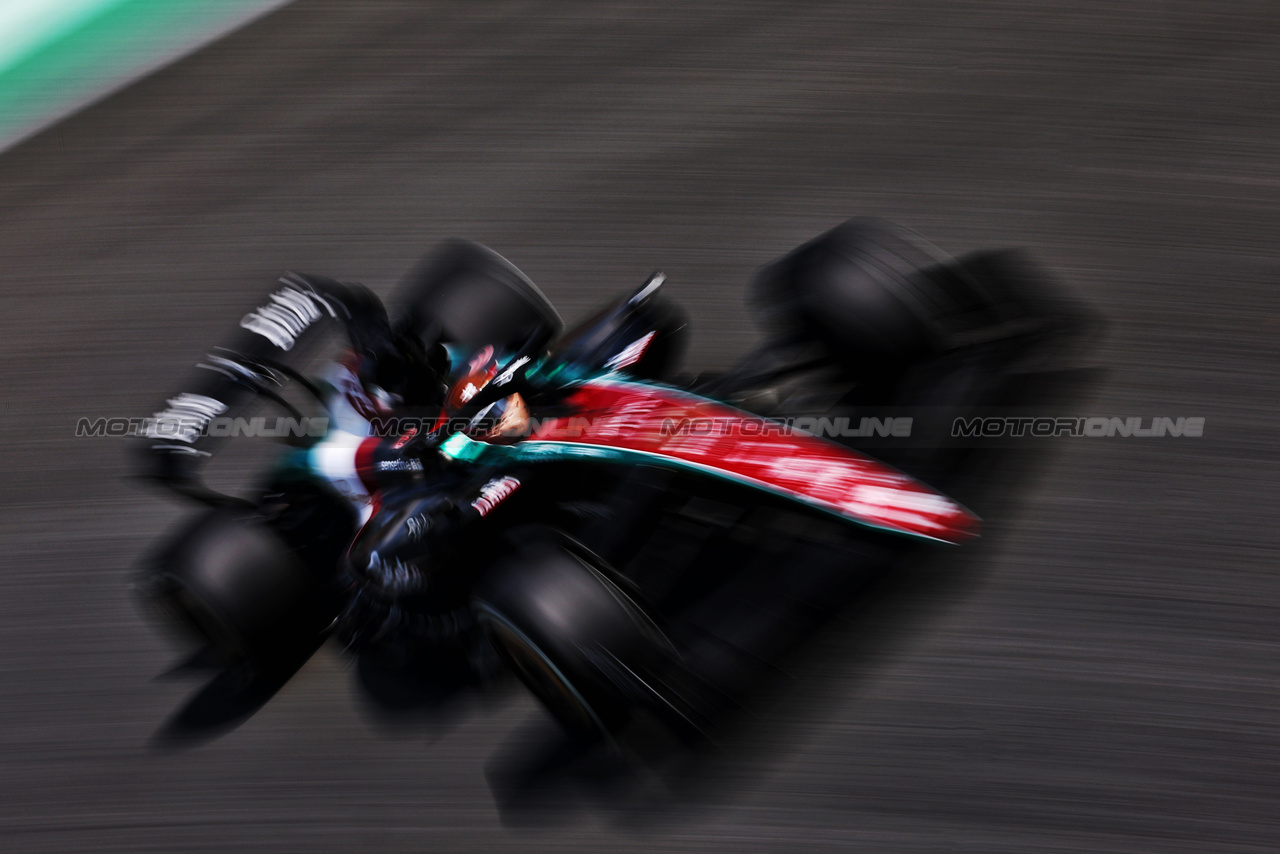 GP ITALIA, Zhou Guanyu (CHN) Alfa Romeo F1 Team C43.

02.09.2023. Formula 1 World Championship, Rd 15, Italian Grand Prix, Monza, Italy, Qualifiche Day.

 - www.xpbimages.com, EMail: requests@xpbimages.com © Copyright: Coates / XPB Images