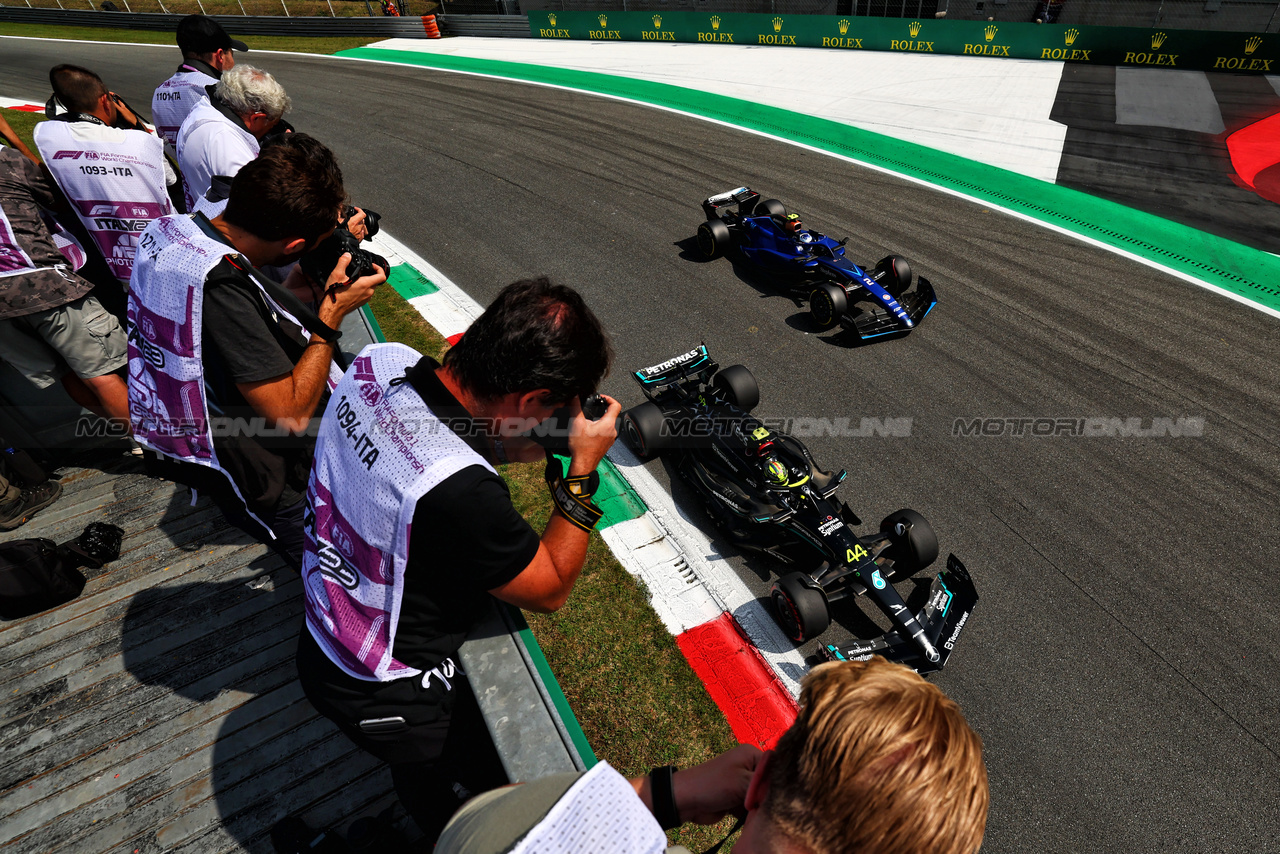 GP ITALIA, Lewis Hamilton (GBR) Mercedes AMG F1 W14.

02.09.2023. Formula 1 World Championship, Rd 15, Italian Grand Prix, Monza, Italy, Qualifiche Day.

 - www.xpbimages.com, EMail: requests@xpbimages.com © Copyright: Coates / XPB Images