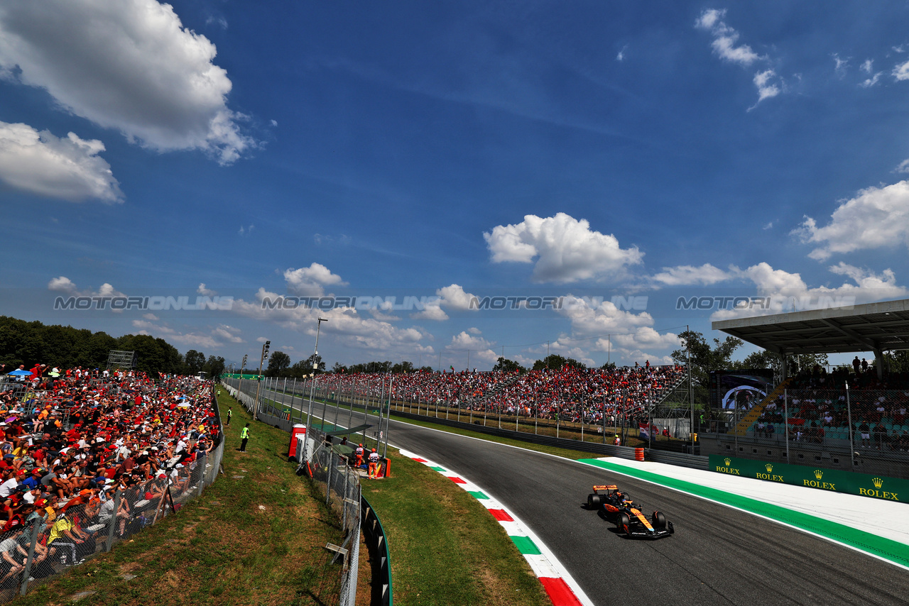GP ITALIA, Oscar Piastri (AUS) McLaren MCL60.

02.09.2023. Formula 1 World Championship, Rd 15, Italian Grand Prix, Monza, Italy, Qualifiche Day.

 - www.xpbimages.com, EMail: requests@xpbimages.com © Copyright: Coates / XPB Images