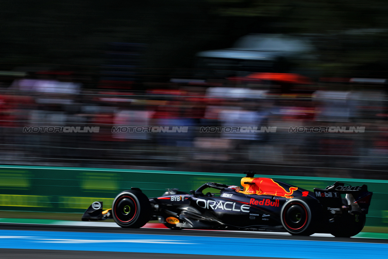 GP ITALIA, Max Verstappen (NLD) Red Bull Racing RB19.

02.09.2023. Formula 1 World Championship, Rd 15, Italian Grand Prix, Monza, Italy, Qualifiche Day.

 - www.xpbimages.com, EMail: requests@xpbimages.com © Copyright: Coates / XPB Images