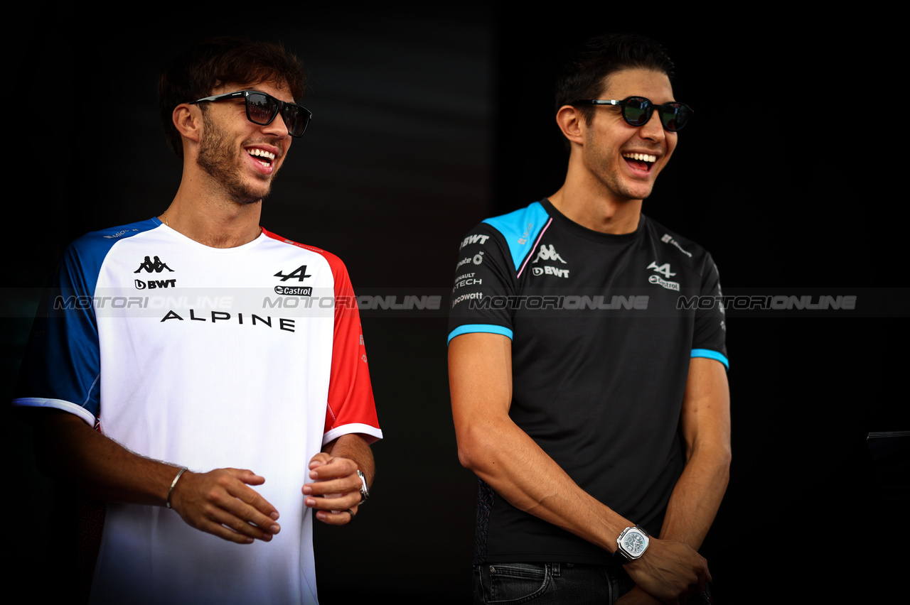 GP ITALIA, Pierre Gasly (FRA), Alpine F1 Team e Esteban Ocon (FRA), Alpine F1 Team 
02.09.2023. Formula 1 World Championship, Rd 15, Italian Grand Prix, Monza, Italy, Qualifiche Day.
- www.xpbimages.com, EMail: requests@xpbimages.com © Copyright: Charniaux / XPB Images