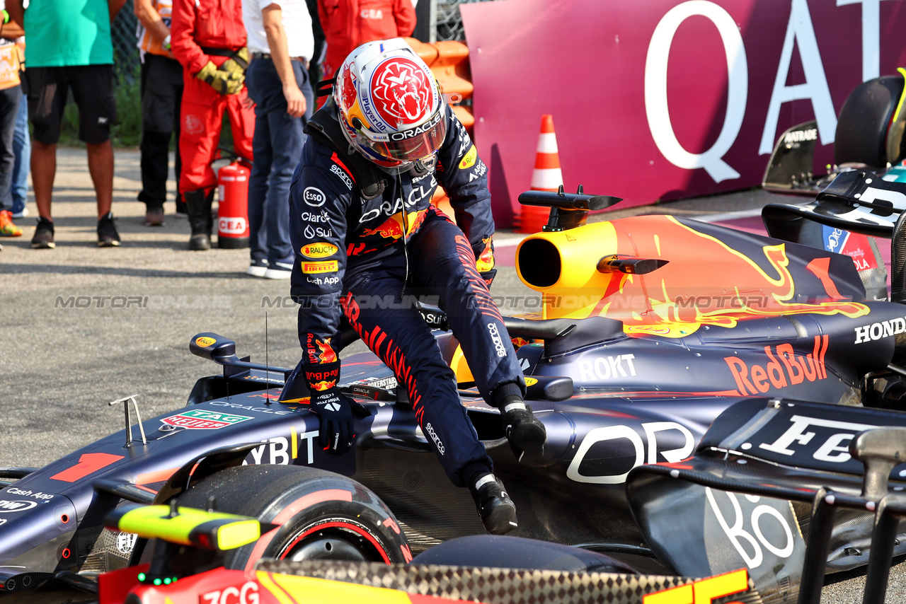 GP ITALIA, Max Verstappen (NLD) Red Bull Racing RB19 in qualifying parc ferme.

02.09.2023. Formula 1 World Championship, Rd 15, Italian Grand Prix, Monza, Italy, Qualifiche Day.

- www.xpbimages.com, EMail: requests@xpbimages.com © Copyright: Batchelor / XPB Images