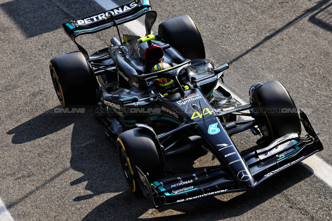GP ITALIA, Lewis Hamilton (GBR) Mercedes AMG F1 W14.

02.09.2023. Formula 1 World Championship, Rd 15, Italian Grand Prix, Monza, Italy, Qualifiche Day.

- www.xpbimages.com, EMail: requests@xpbimages.com © Copyright: Batchelor / XPB Images
