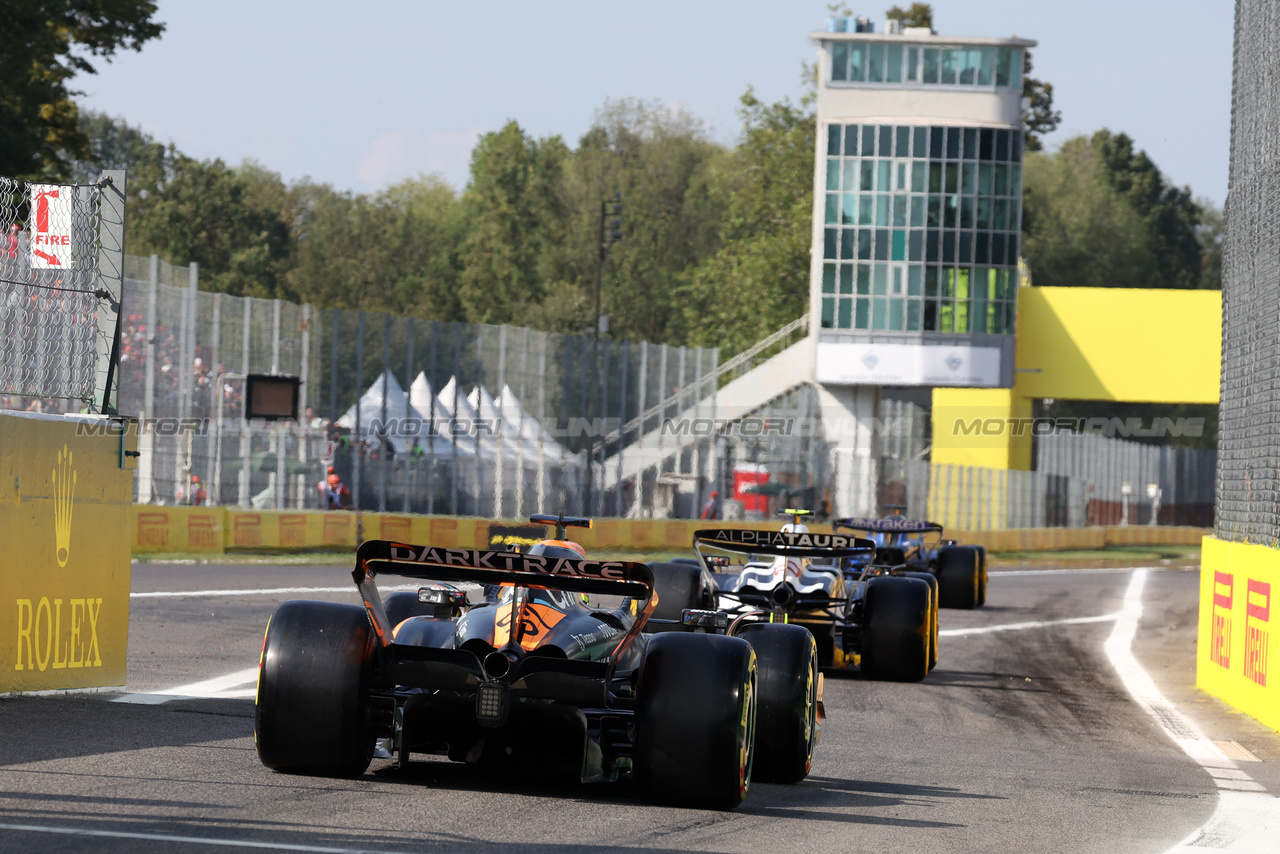 GP ITALIA, Oscar Piastri (AUS) McLaren MCL60 leaves the pits.

02.09.2023. Formula 1 World Championship, Rd 15, Italian Grand Prix, Monza, Italy, Qualifiche Day.

- www.xpbimages.com, EMail: requests@xpbimages.com © Copyright: Bearne / XPB Images