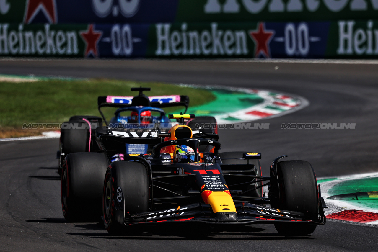GP ITALIA, Sergio Perez (MEX) Red Bull Racing RB19.

02.09.2023. Formula 1 World Championship, Rd 15, Italian Grand Prix, Monza, Italy, Qualifiche Day.

- www.xpbimages.com, EMail: requests@xpbimages.com © Copyright: Moy / XPB Images