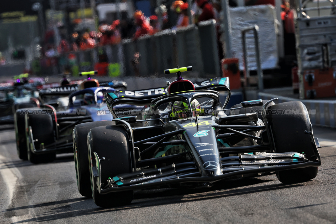 GP ITALIA, Lewis Hamilton (GBR) Mercedes AMG F1 leaves the pits.

02.09.2023. Formula 1 World Championship, Rd 15, Italian Grand Prix, Monza, Italy, Qualifiche Day.

- www.xpbimages.com, EMail: requests@xpbimages.com © Copyright: Bearne / XPB Images