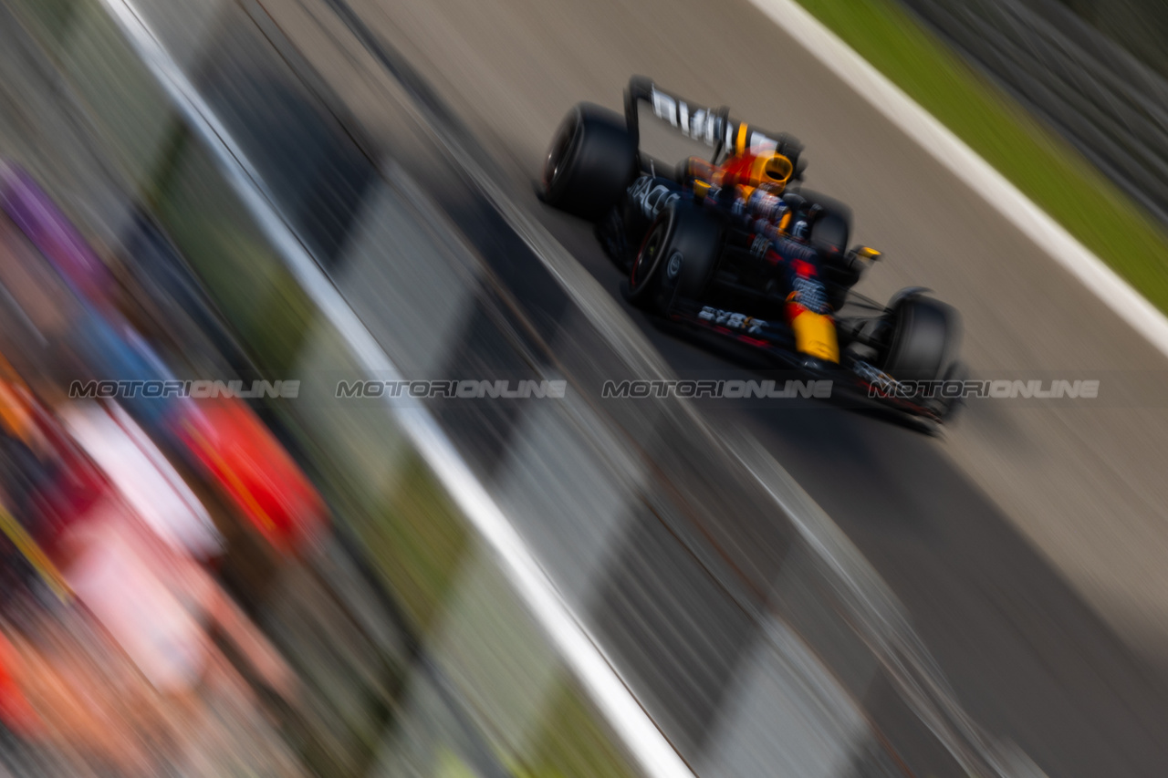 GP ITALIA, Max Verstappen (NLD) Red Bull Racing RB19.

02.09.2023. Formula 1 World Championship, Rd 15, Italian Grand Prix, Monza, Italy, Qualifiche Day.

 - www.xpbimages.com, EMail: requests@xpbimages.com © Copyright: Staley / XPB Images