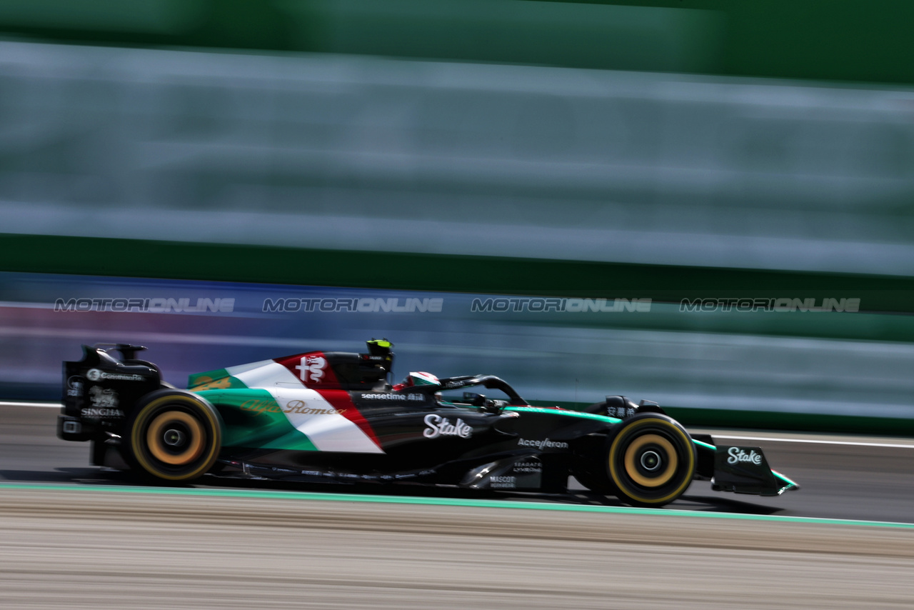 GP ITALIA, Zhou Guanyu (CHN) Alfa Romeo F1 Team C43.

02.09.2023. Formula 1 World Championship, Rd 15, Italian Grand Prix, Monza, Italy, Qualifiche Day.

- www.xpbimages.com, EMail: requests@xpbimages.com © Copyright: Moy / XPB Images