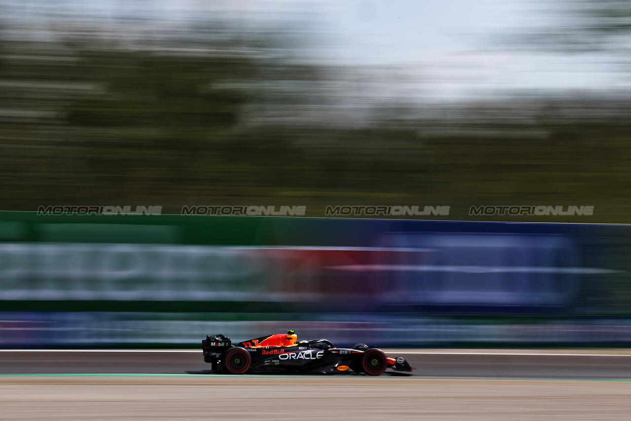 GP ITALIA, Sergio Perez (MEX) Red Bull Racing RB19.

02.09.2023. Formula 1 World Championship, Rd 15, Italian Grand Prix, Monza, Italy, Qualifiche Day.

- www.xpbimages.com, EMail: requests@xpbimages.com © Copyright: Moy / XPB Images