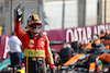 GP ITALIA, Carlos Sainz Jr (ESP) Ferrari celebrates his pole position in qualifying parc ferme.
02.09.2023. Formula 1 World Championship, Rd 15, Italian Grand Prix, Monza, Italy, Qualifiche Day.
 - www.xpbimages.com, EMail: requests@xpbimages.com © Copyright: Staley / XPB Images