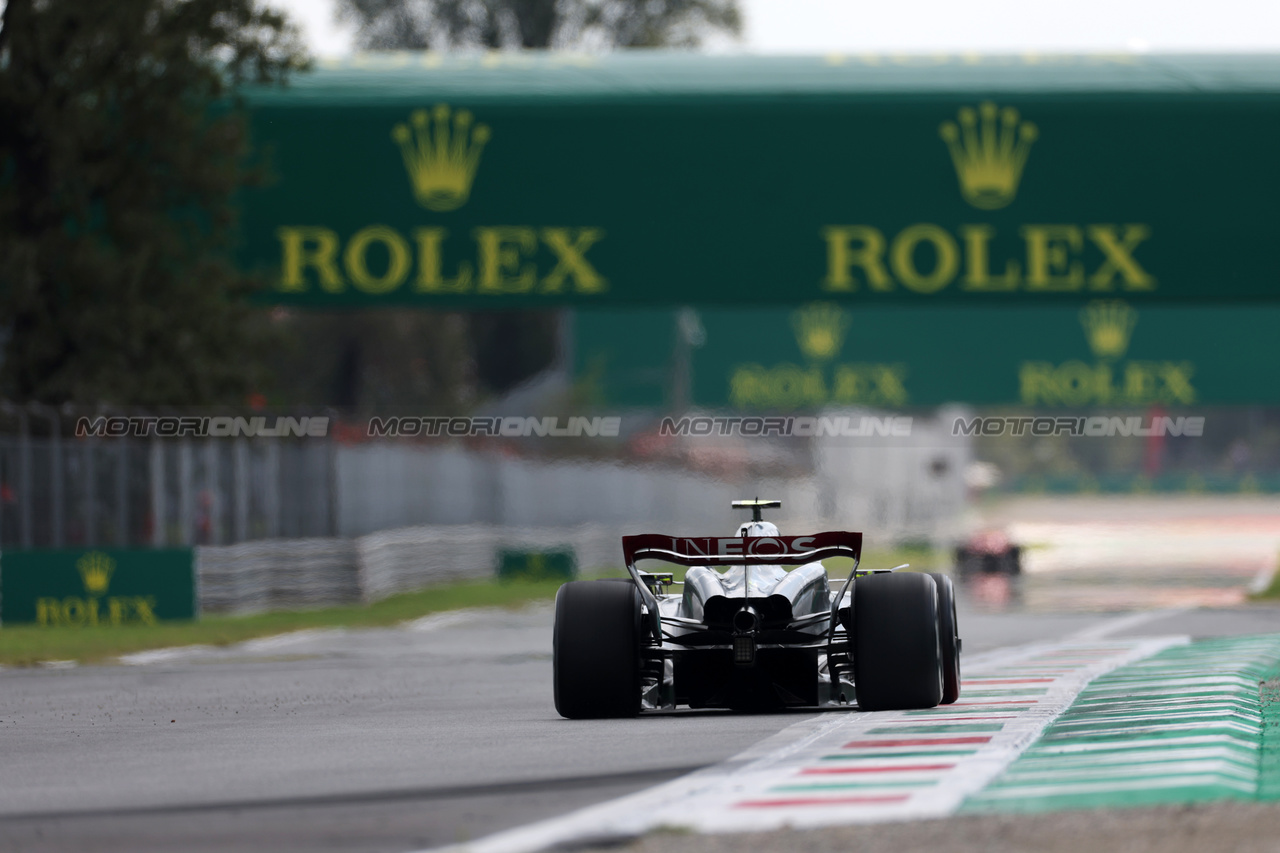 GP ITALIA, Lewis Hamilton (GBR) Mercedes AMG F1 W14.

01.09.2023. Formula 1 World Championship, Rd 15, Italian Grand Prix, Monza, Italy, Practice Day.

 - www.xpbimages.com, EMail: requests@xpbimages.com © Copyright: Staley / XPB Images