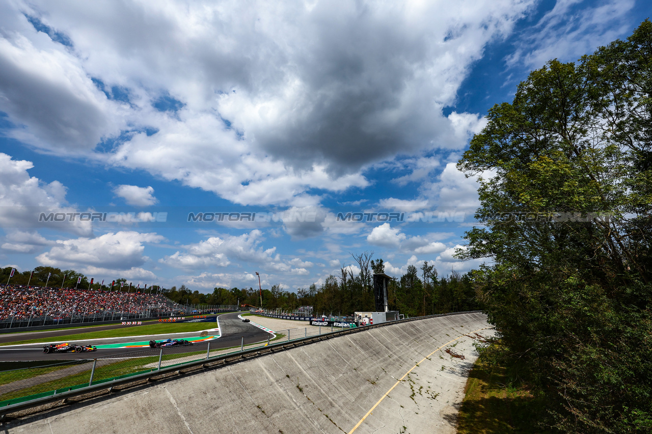 GP ITALIA, Sergio Perez (MEX), Red Bull Racing 
01.09.2023. Formula 1 World Championship, Rd 15, Italian Grand Prix, Monza, Italy, Practice Day.
- www.xpbimages.com, EMail: requests@xpbimages.com © Copyright: Charniaux / XPB Images